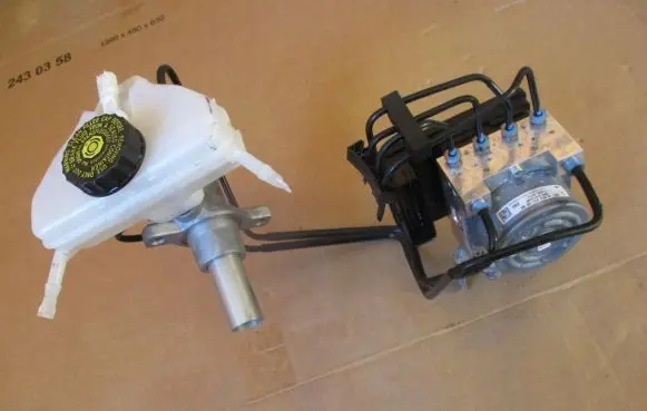 Mercedes-Benz C W205 ABS Pump A2534310200 A2539011400