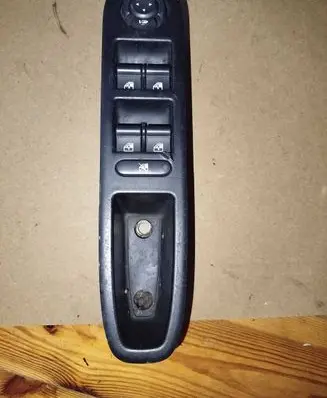 Alfa Romeo 159 Electric window control switch 156077483 C910 156077484