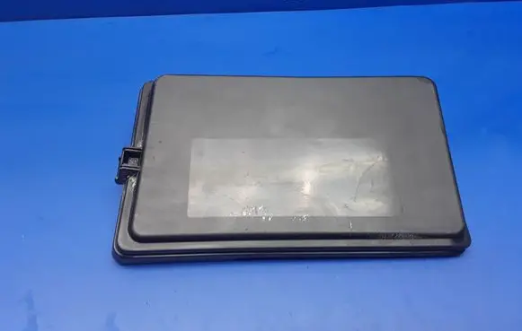 Lexus IS 220D-250-350 Fuse box cover 8266253070