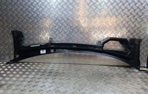 Tesla Model S Wiper trim
