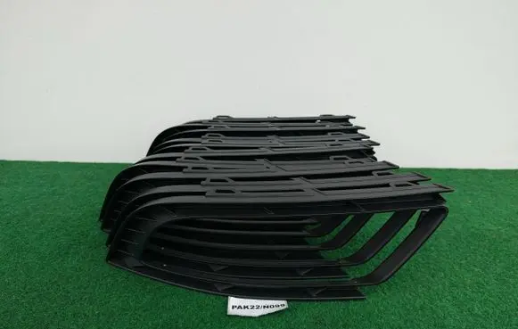 Skoda Superb B6 (3T) Front fog light trim/grill 3T0807682