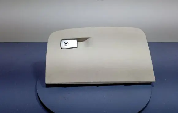 BMW 5 GT F07 Glove box