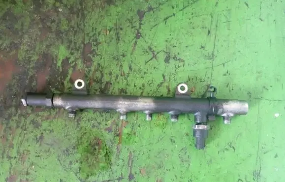 Renault Laguna II Fuel main line pipe 7700114017