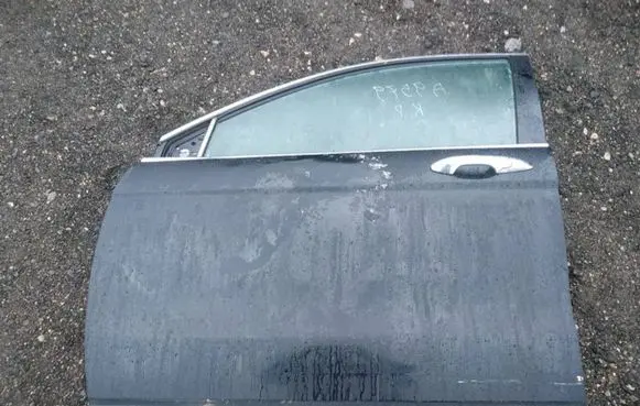 Honda CR-V Front door juodos