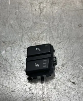 BMW 5 E60 E61 Seat heating switch 6132915907702
