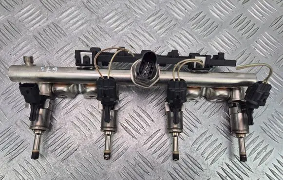 BMW 3 F30 F35 F31 Fuel main line pipe 7537319 7537313