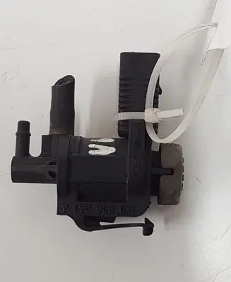 Volkswagen Golf VI Turbo solenoid valve 1K0906283 1K0906283A