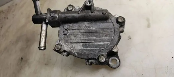 Mitsubishi Outlander Vacuum pump