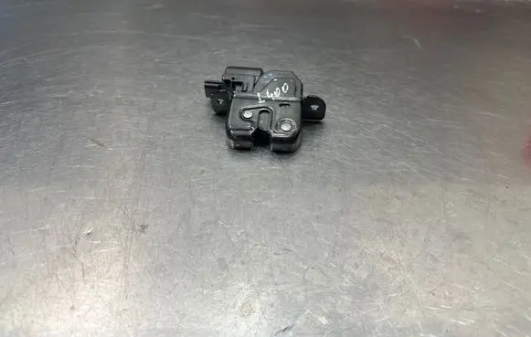 Renault Captur Tailgate exterior lock 846307169R 40557160
