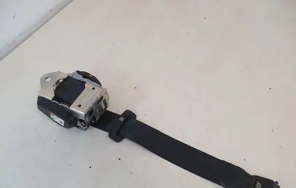 Rear seatbelt