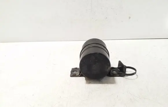 Vacuum air tank
