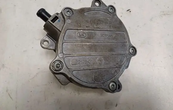 Audi A6 S6 C6 4F Vacuum pump 06D145100E