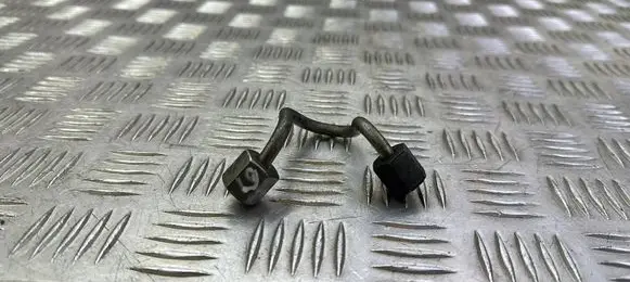 KIA Sportage Fuel injector supply line/pipe 