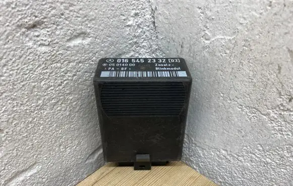 Mercedes-Benz Vito Viano W639 Coolant fan relay 0165452332 05014000