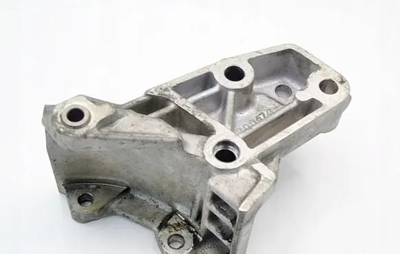 Peugeot 406 Engine mounting bracket 200474
