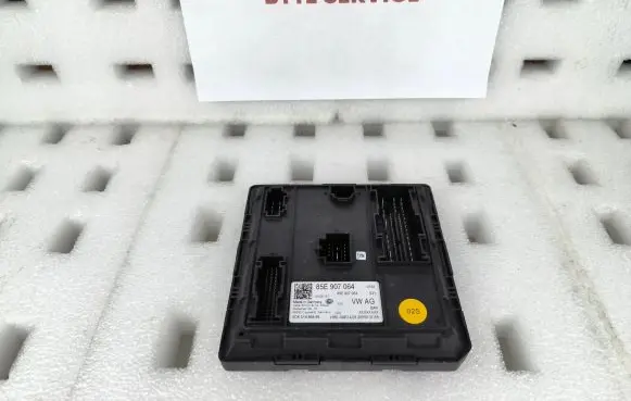 Seat Ibiza IV (6J,6P) Comfort/convenience module 85E907064