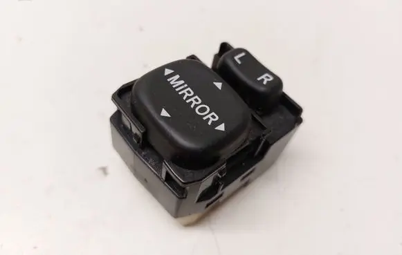 Subaru Impreza II Wing mirror switch