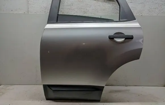 Nissan Qashqai Rear door