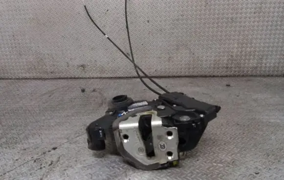 Toyota Prius (XW20) Front door lock