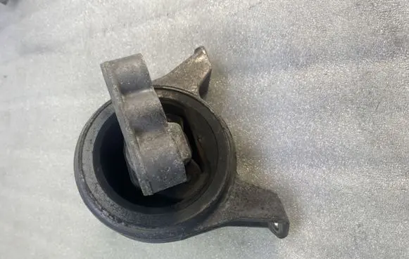 Opel Zafira A Engine mount bracket 24427298 21491210 90538547