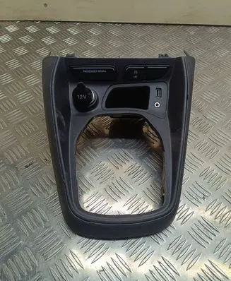 Ford Turneo Courier Gear shifter surround trim plastic ET76R045H20