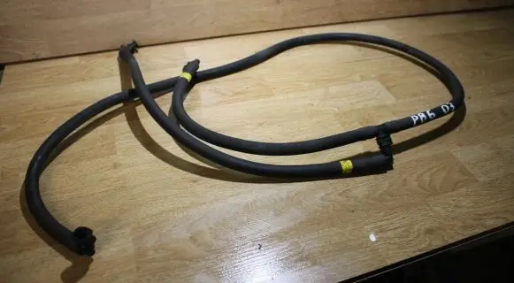 Volkswagen PASSAT B6 Headlight washer hose/pipe 1300712042