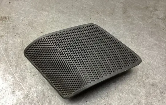 Front door high frequency speaker