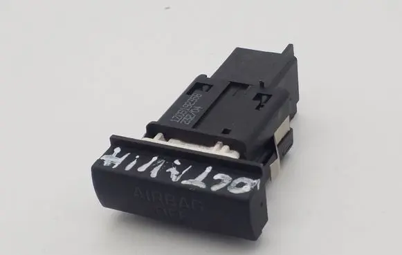 Passenger airbag on/off switch