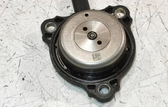 Mercedes-Benz A W176 Camshaft vanos timing valve A2761560490
