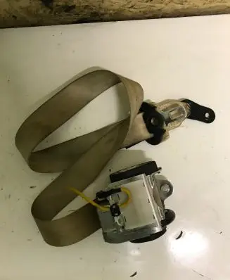 Volkswagen Phaeton Front seatbelt 560976601