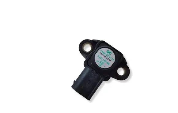 Mercedes-Benz A W176 Air pressure sensor A0061539728