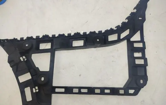 Volkswagen Jetta VI Bumper support mounting bracket corner 5C6807394