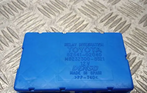 Toyota Corolla E120 E130 Voice control module 82641-02040