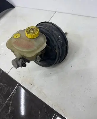Audi A4 S4 B5 8D Brake booster