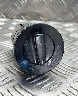 Volkswagen Golf IV Light switch 1c0941531