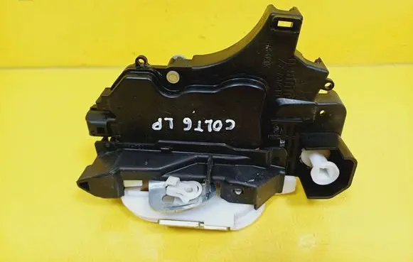 Mitsubishi Colt Front door lock 