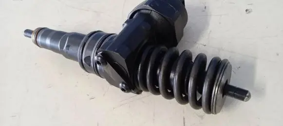 Volkswagen Sharan Fuel injector 038130073AK