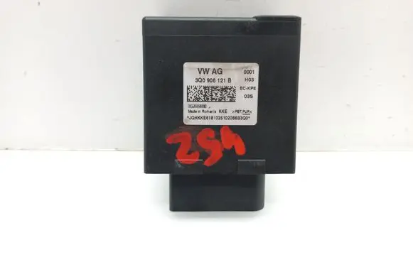 Volkswagen Touran III Fuel injection pump control unit/module 3Q0906121B