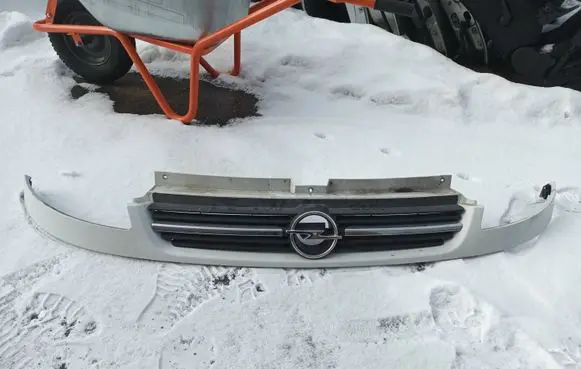 Opel Vivaro Front grill