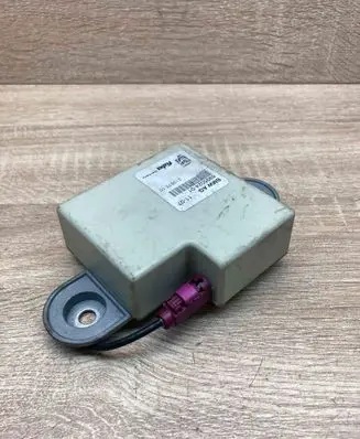 BMW 5 E60 E61 Antenna control unit 6935024 21367510