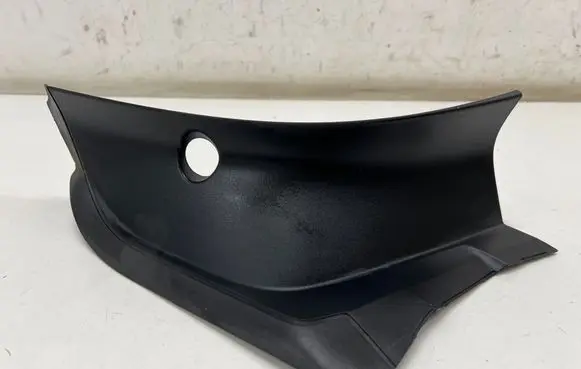 Polestar 2 Rear/tail light trim molding 32228374