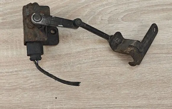 Opel Antara Headlight/headlamp level sensor 95086467