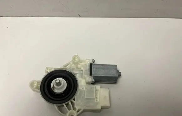 BMW X7 G07 Front door window regulator motor 9450069 5A53091