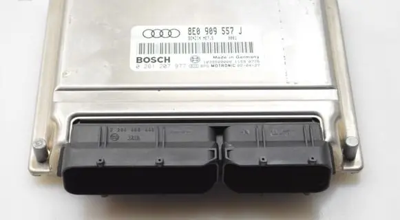 Audi A4 S4 B6 8E 8H Engine control unit/module 8E0909557J