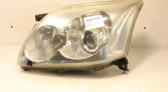Toyota Avensis T250 Headlight/headlamp E4125