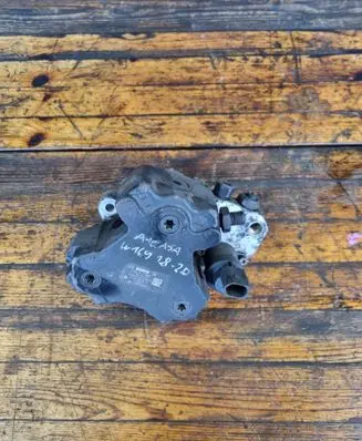 Mercedes-Benz A W176 Fuel injection high pressure pump A6400700701