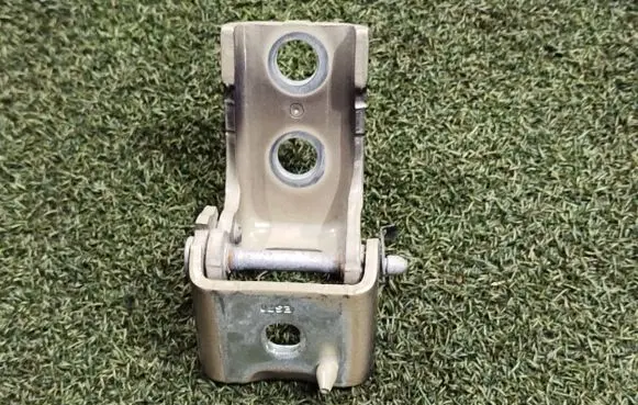 Fiat Scudo Front door lower hinge ES70