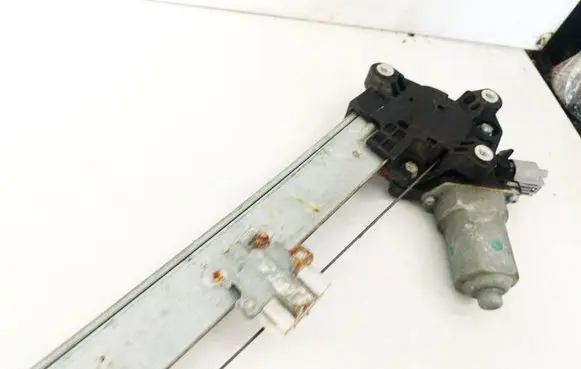 Honda CR-V Rear door window regulator motor 