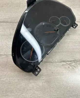 Mitsubishi Grandis Speedometer (instrument cluster) 2574206654