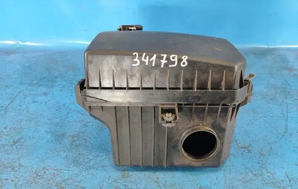 Suzuki Kizashi Air filter box 1370057L00